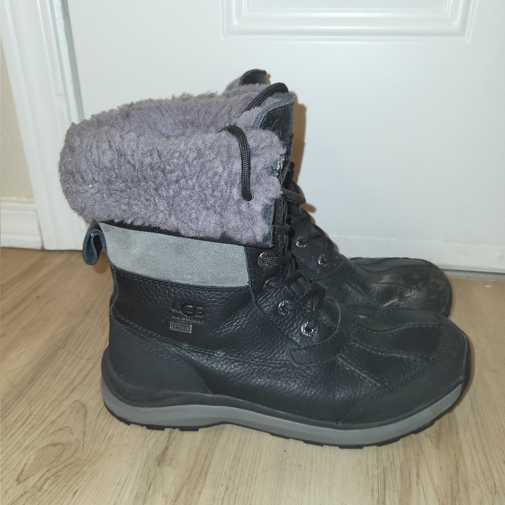 UGG Women's Black and Gray Adirondack Winter Boots With Sheepskin, Sold As Is
